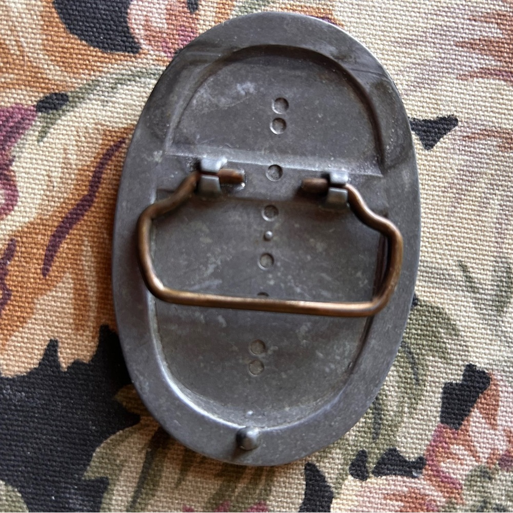 Cream Oval belt buckle with Ship Design - Picture 2 of 3